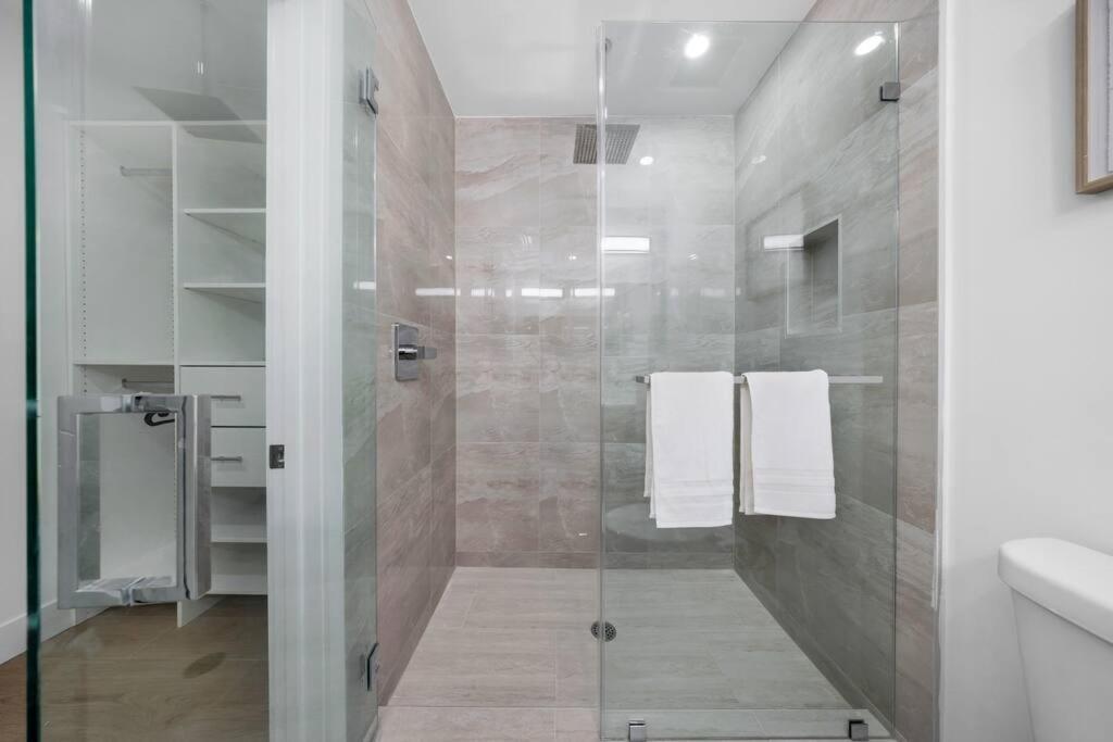 Villa Up To 12 Guest Modern Near Wynwood! 27 *