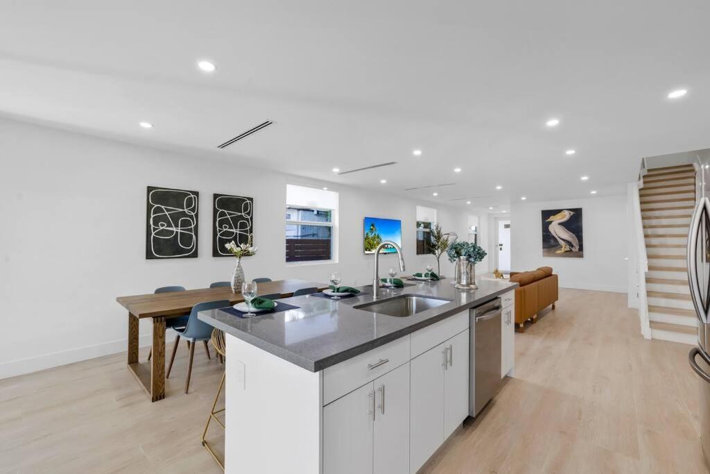 Up To 12 Guest Modern Near Wynwood! 27 Villa Miami