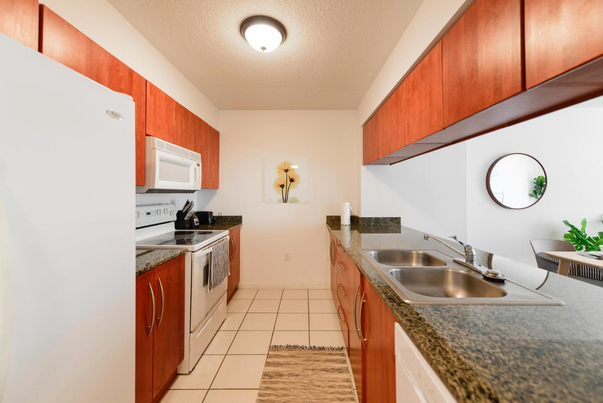 Ocean View Exquisite 1 Bedroom With Free Parking Apartment