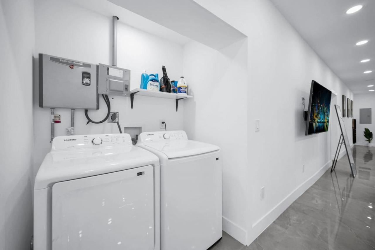 Lux Modern 4br With Pool Miami