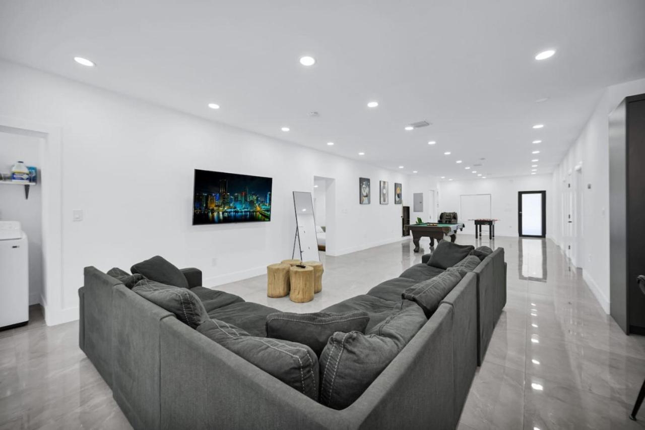 Lux Modern 4br With Pool * Miami