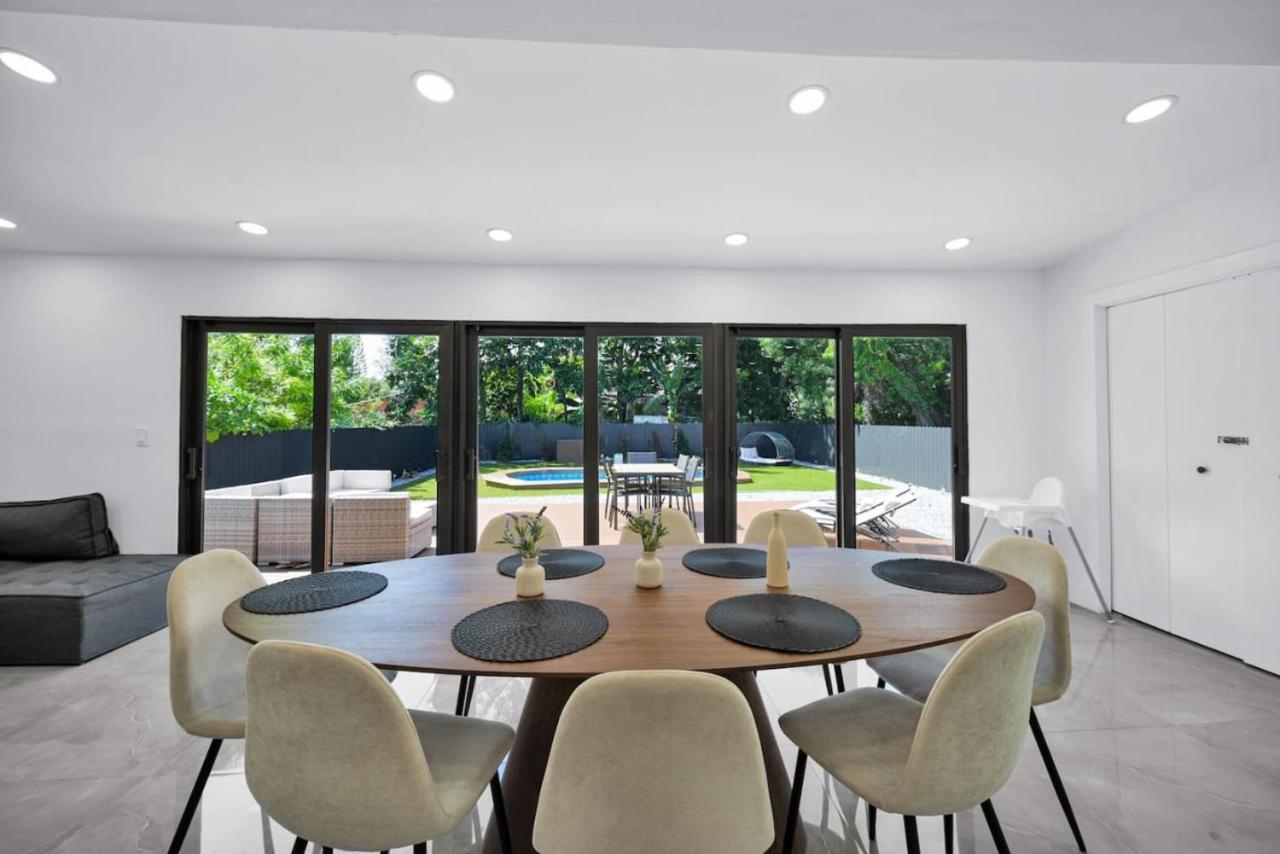 Lux Modern 4br With Pool Miami