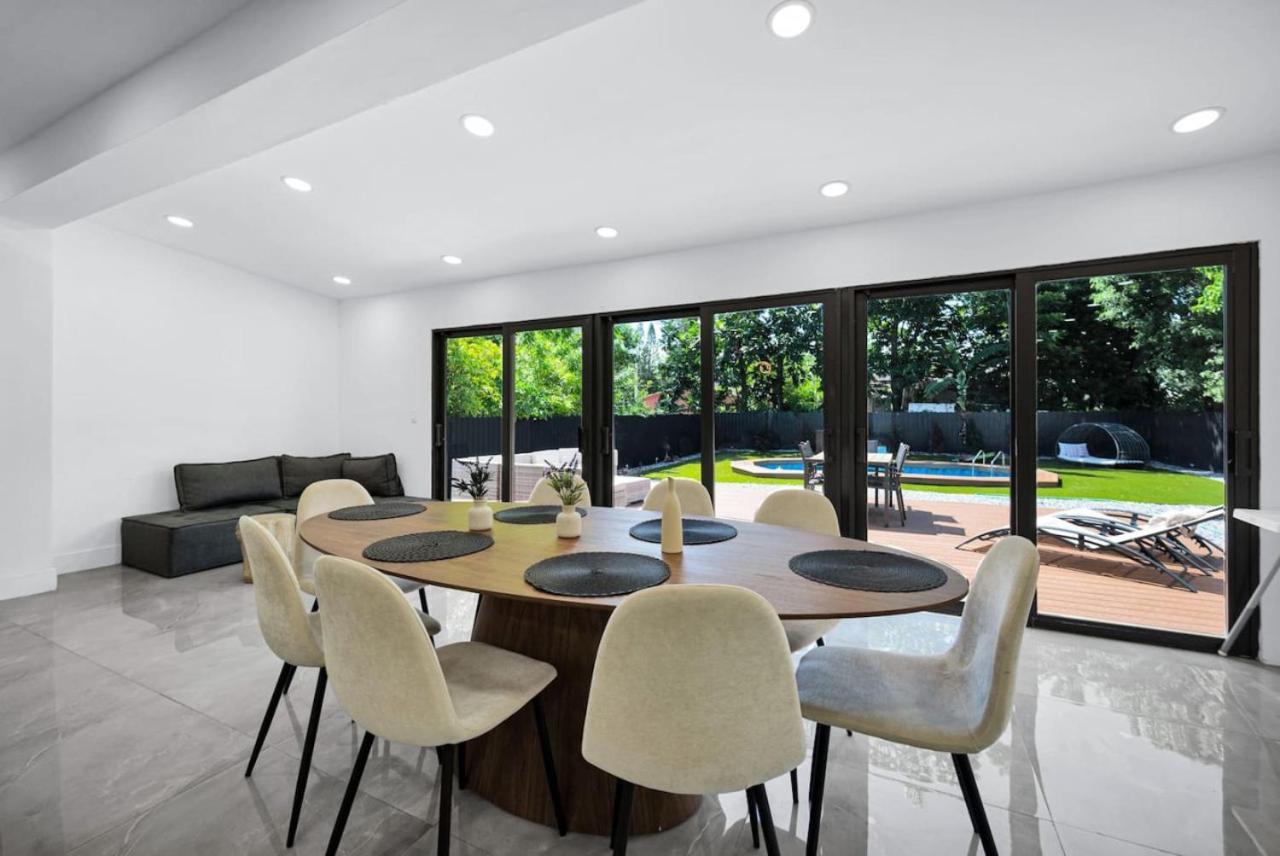Lux Modern 4br With Pool Villa Miami