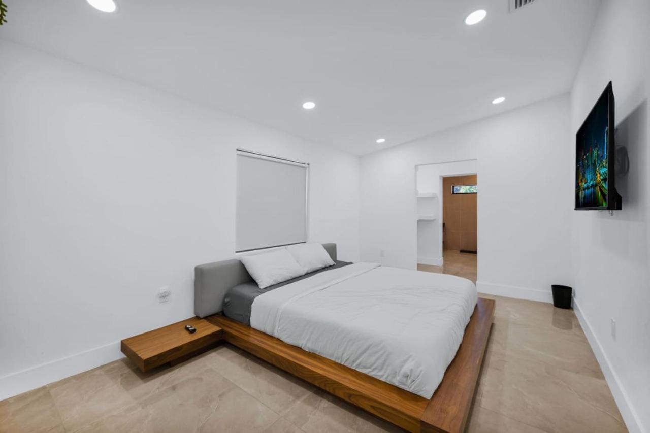 Lux Modern 4br With Pool Villa Miami