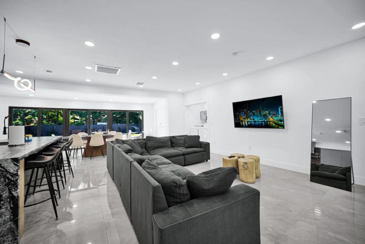Villa Lux Modern 4br With Pool