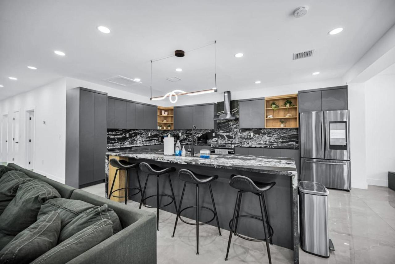 Lux Modern 4br With Pool *