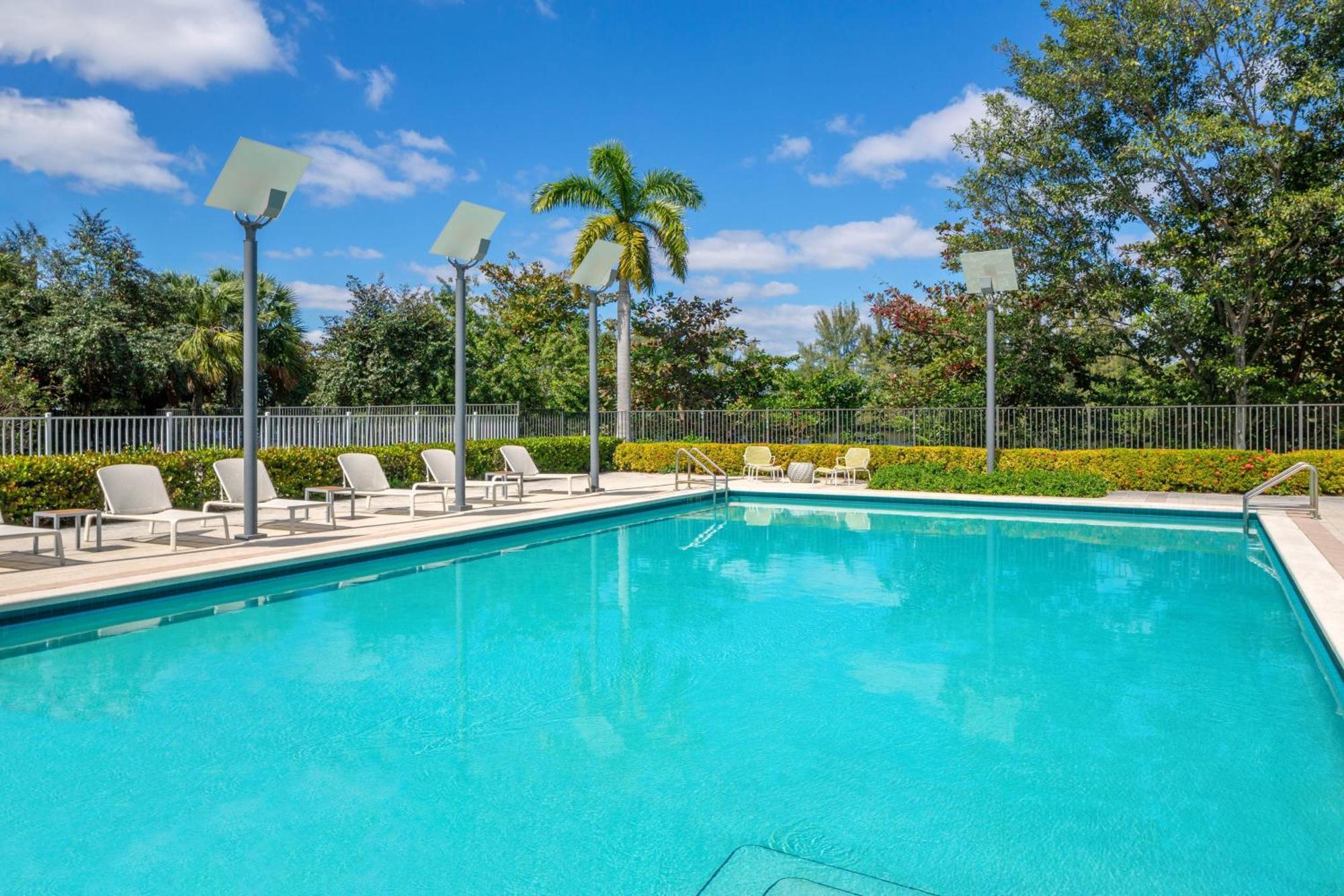 Element Miami International Airport Hotel