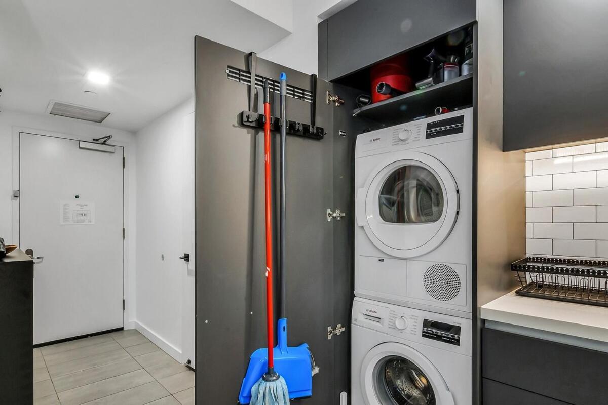 Apartment Stylish Tropical Chic 2-bedroom In Downtown *