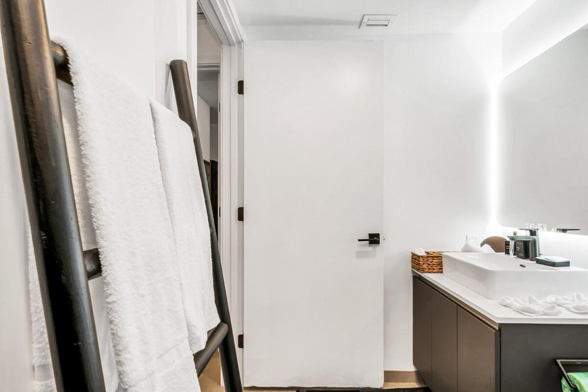 Apartment Stylish Tropical Chic 2-bedroom In Downtown Miami