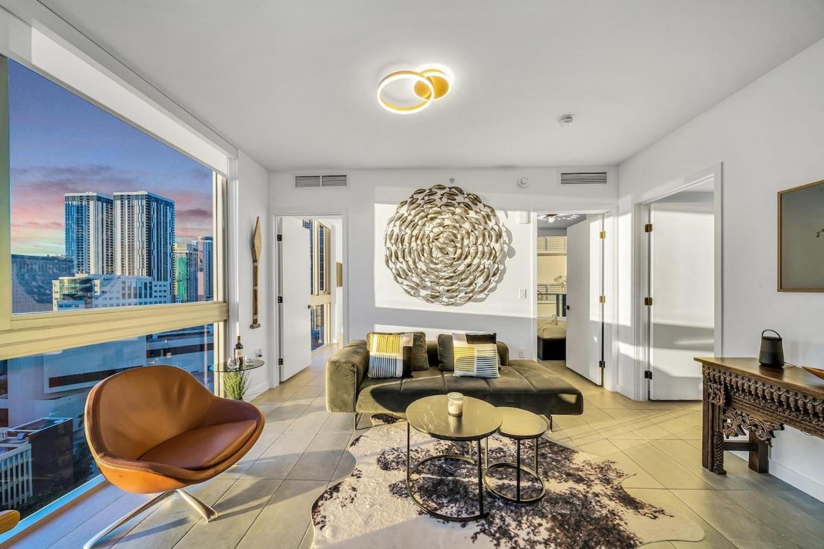 Apartment Stylish Tropical Chic 2-bedroom In Downtown *