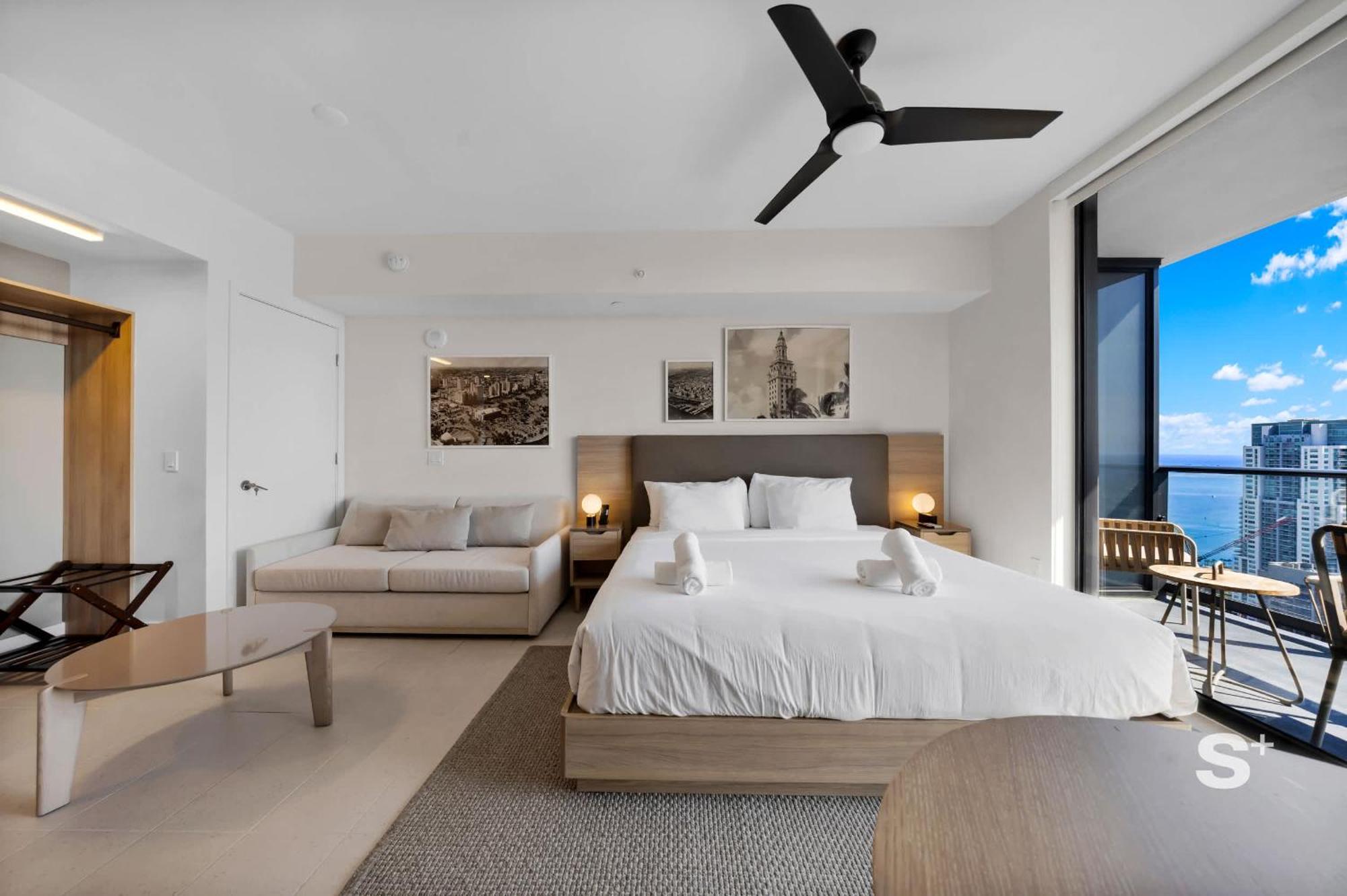 Apartment Sky High Sleek In The Heart Of The *