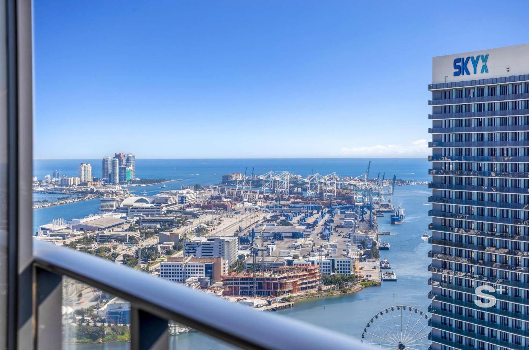 Sky High Sleek In The Heart Of The Miami