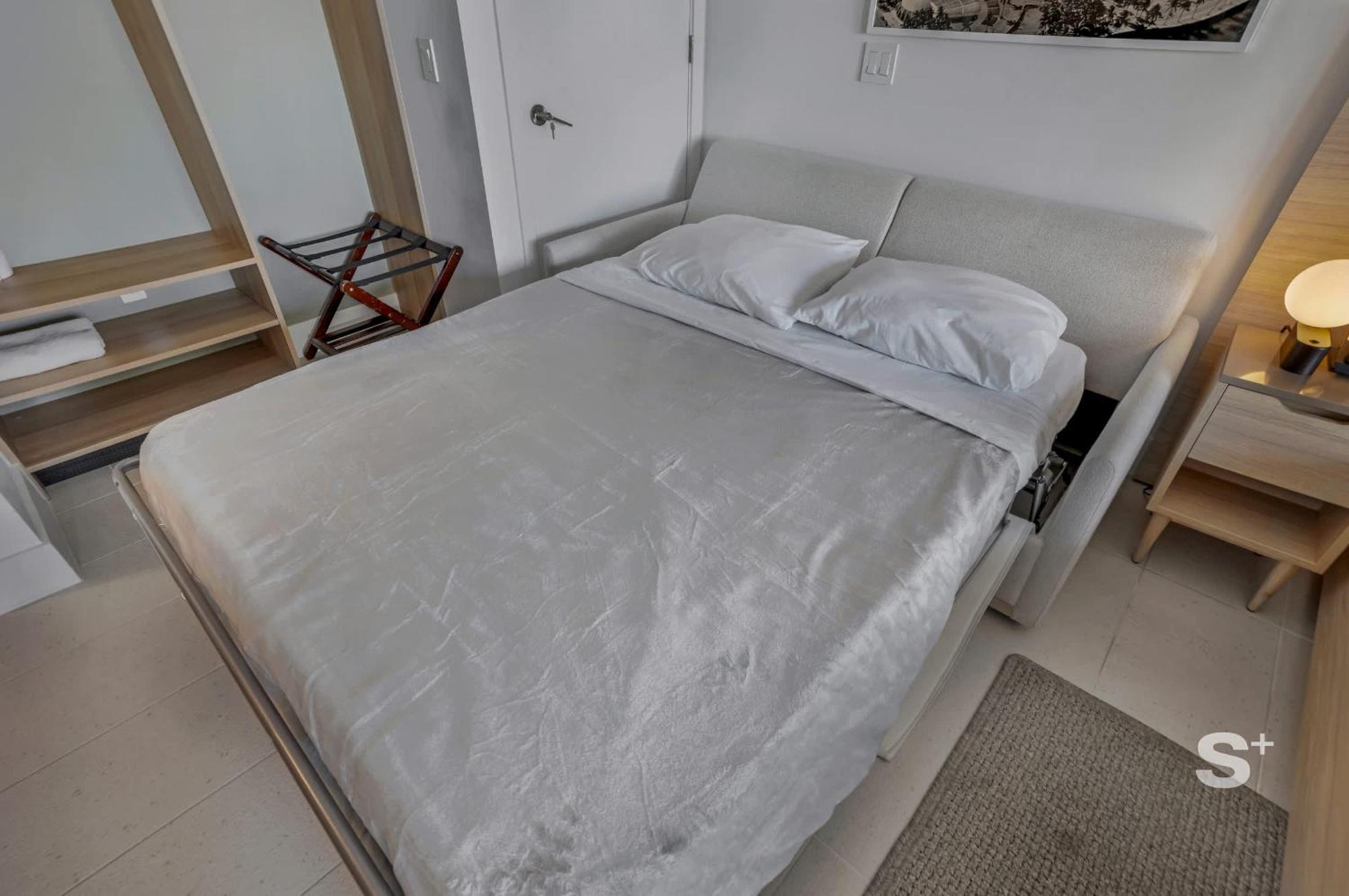 Apartment Sky High Sleek In The Heart Of The
