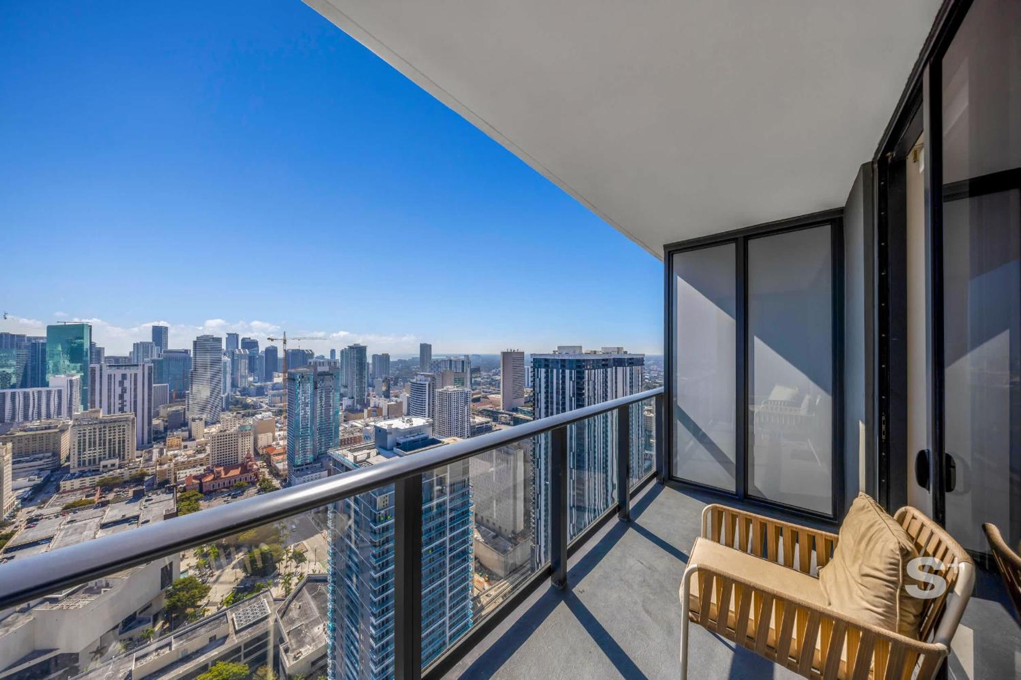 Sky High Sleek In The Heart Of The