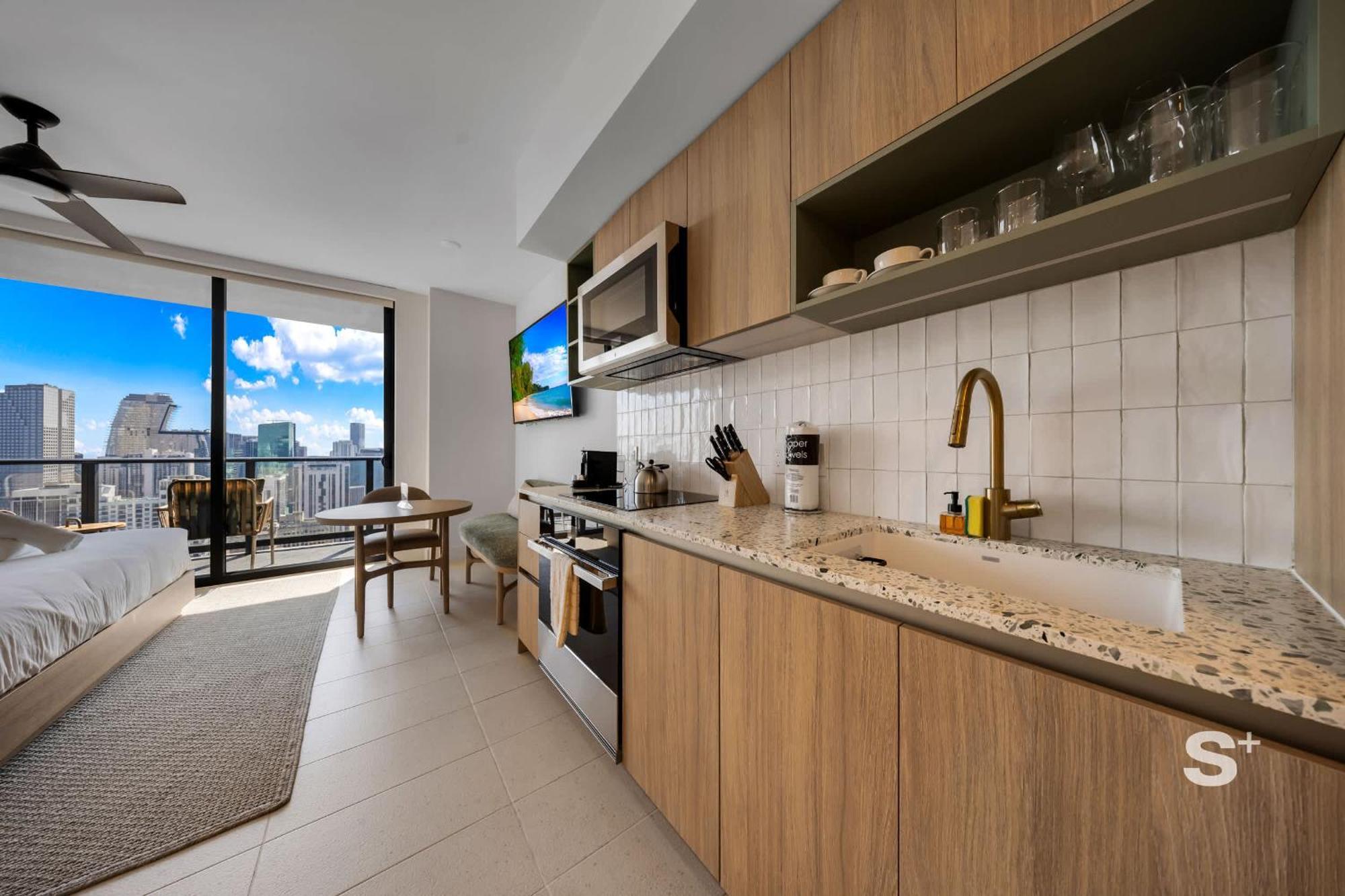 Sky High Sleek In The Heart Of The Apartment Miami