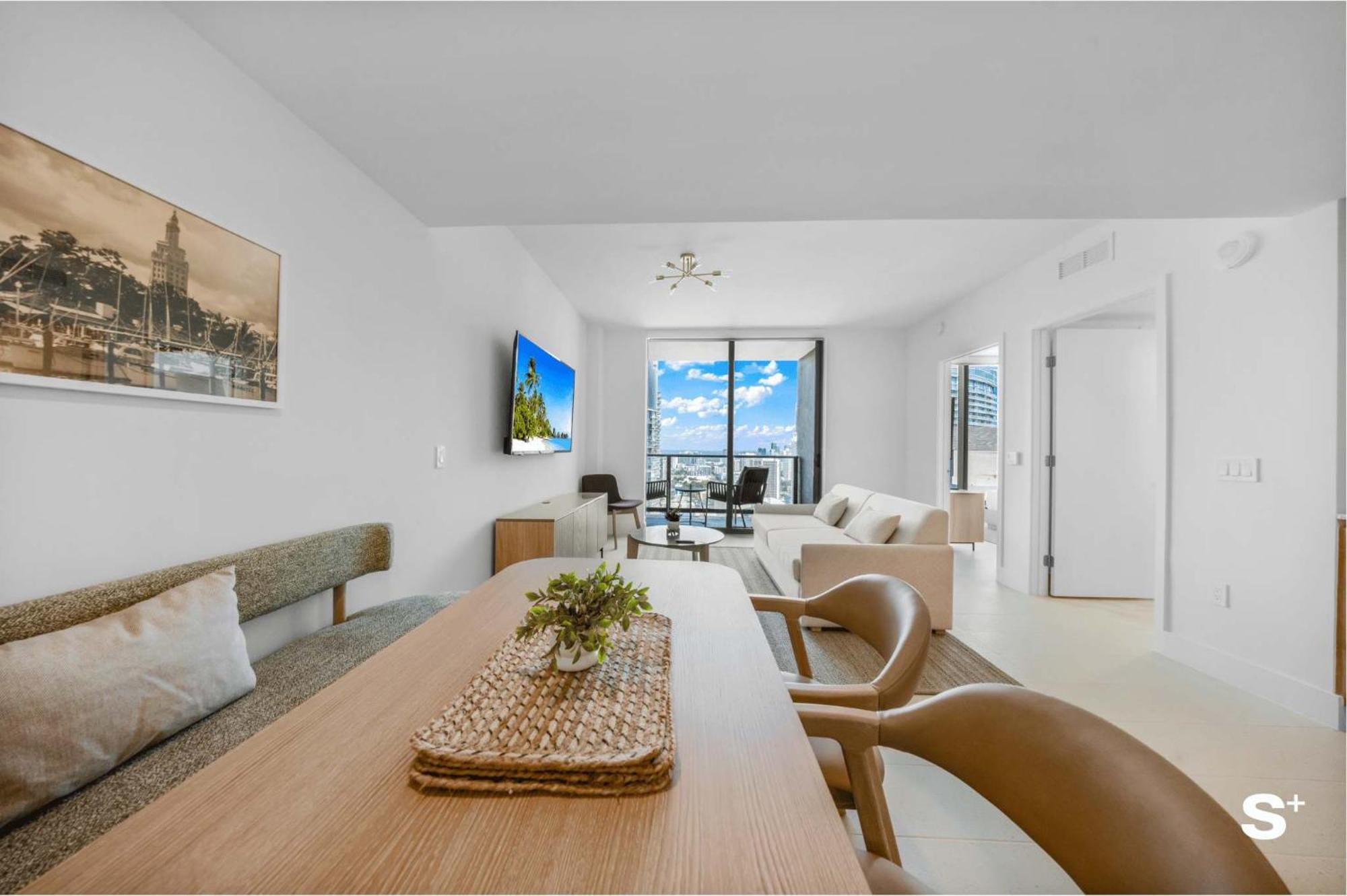 Stylish Downtown 1 Bedroom With Skyline Vibes *