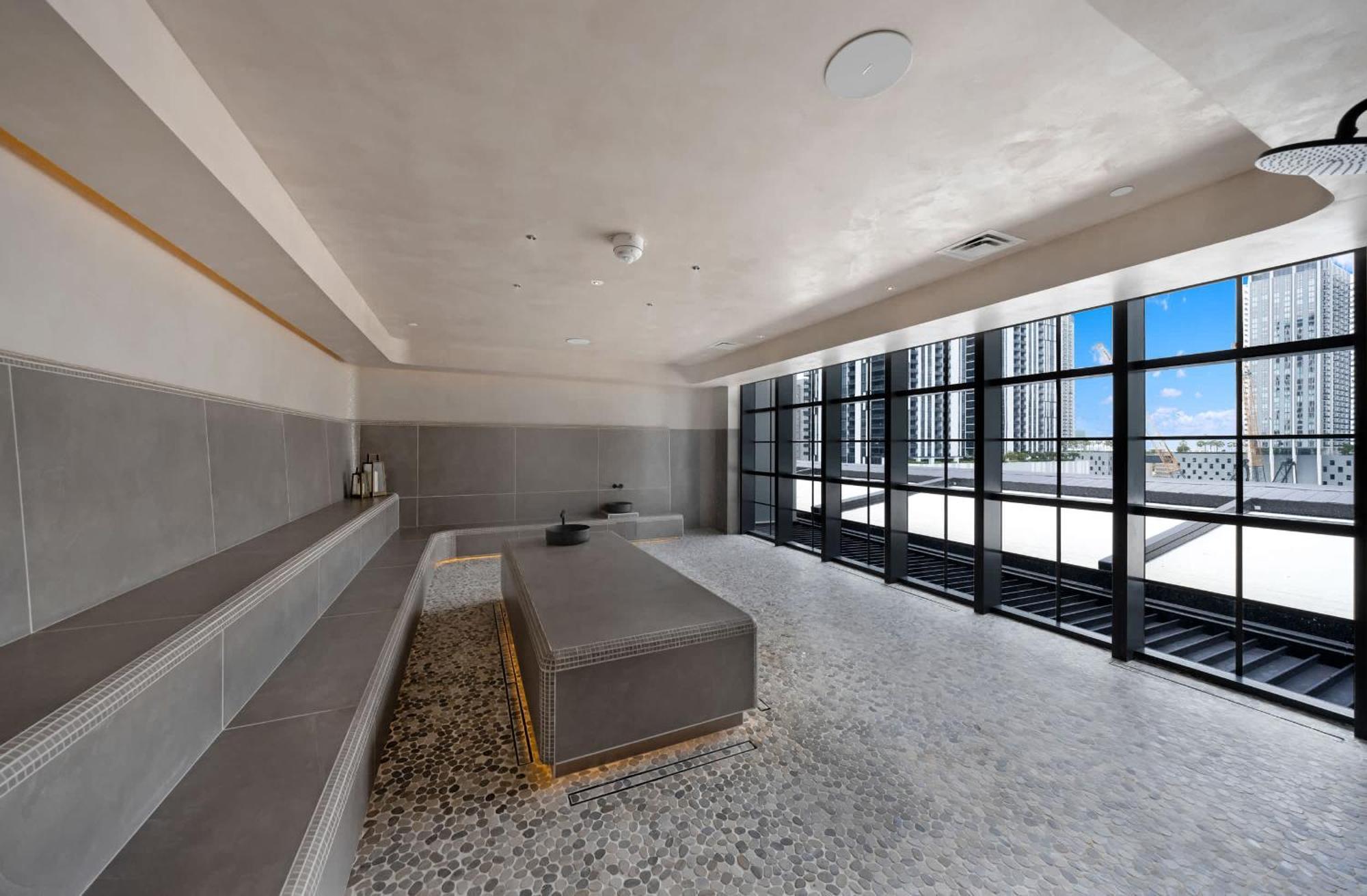 Sky High Sleek In The Heart Of The Apartment *