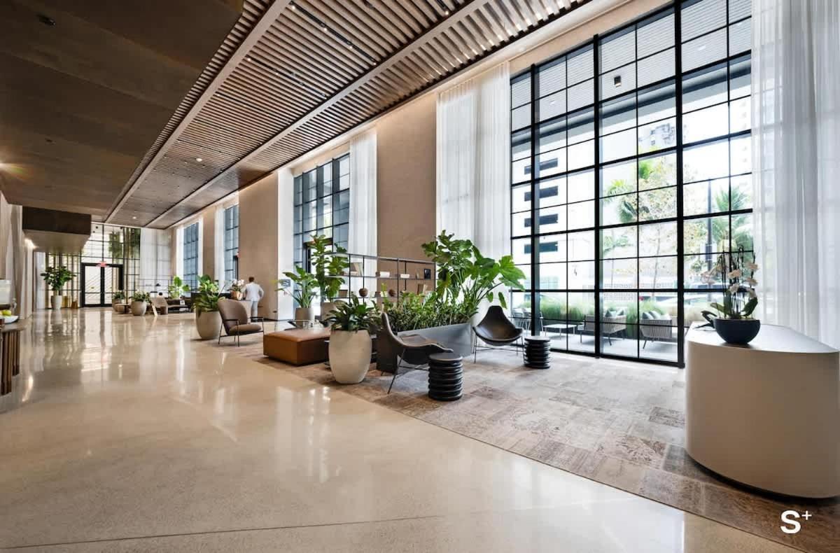 Sky High Sleek In The Heart Of The Miami