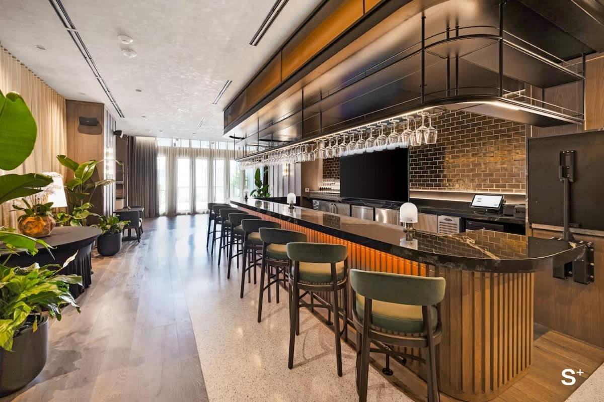 Apartment Sky High Sleek In The Heart Of The *