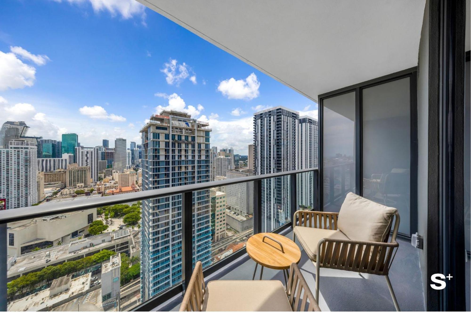 Apartment Sky High Sleek In The Heart Of The Miami