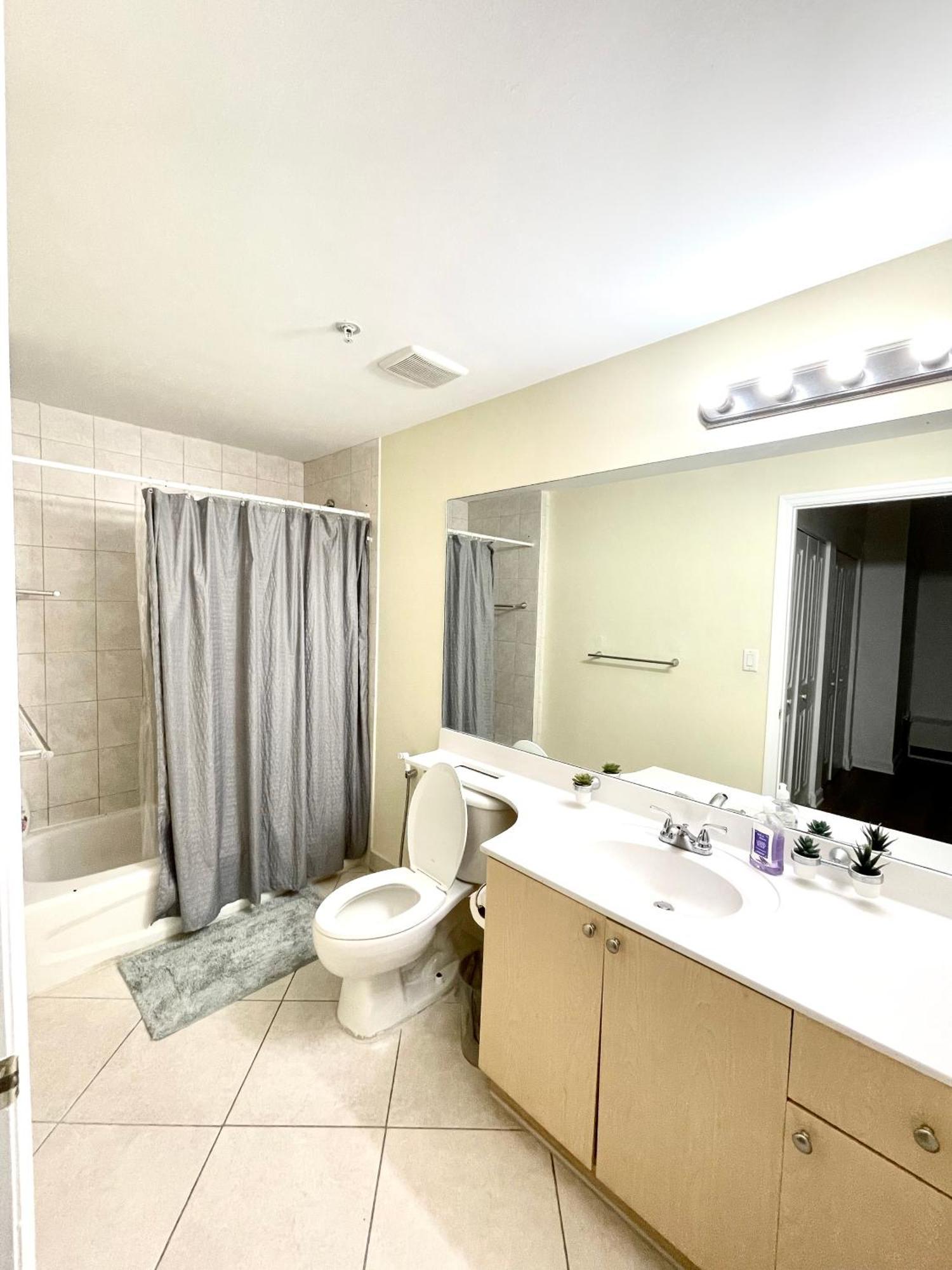Private Bedroom In - Coral Gables 601 Miami