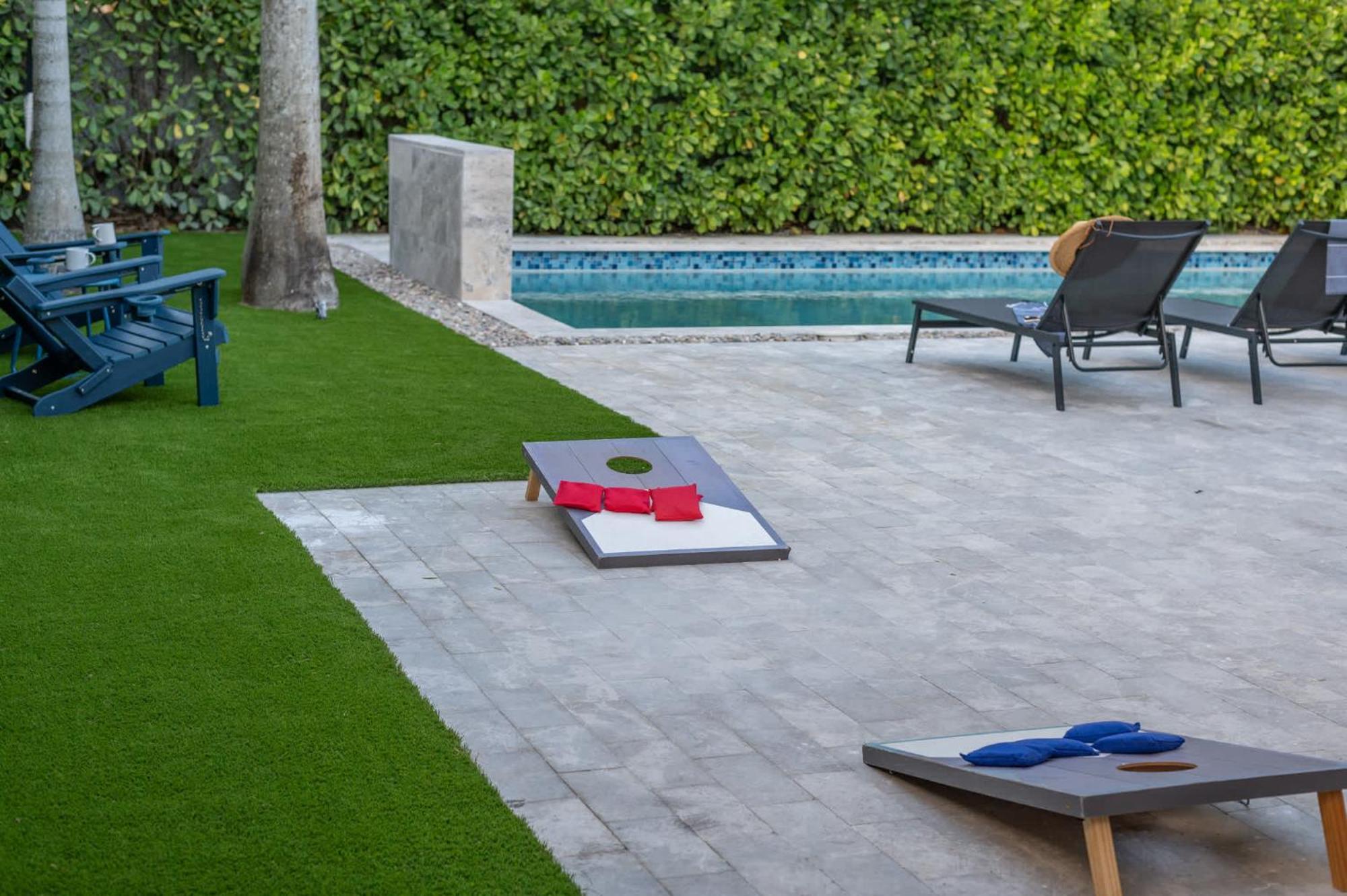 Luxe Heated Pool Fire Pit Games Holiday home *