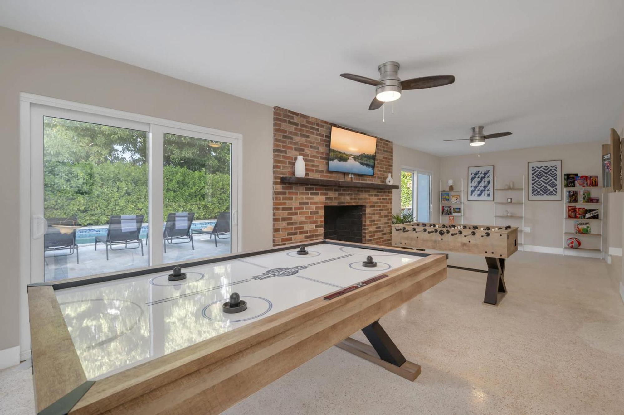 Luxe Heated Pool Fire Pit Games Holiday home *