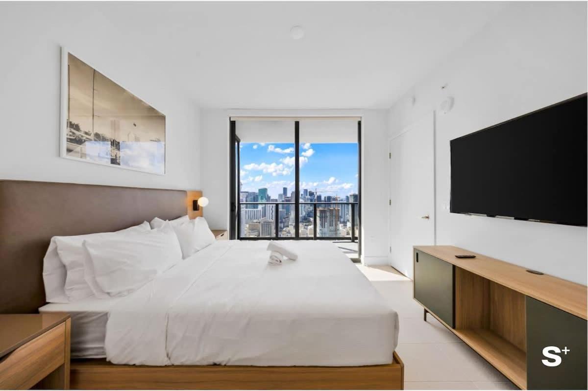 Luxe Retreat Modern 2-br With Water Views