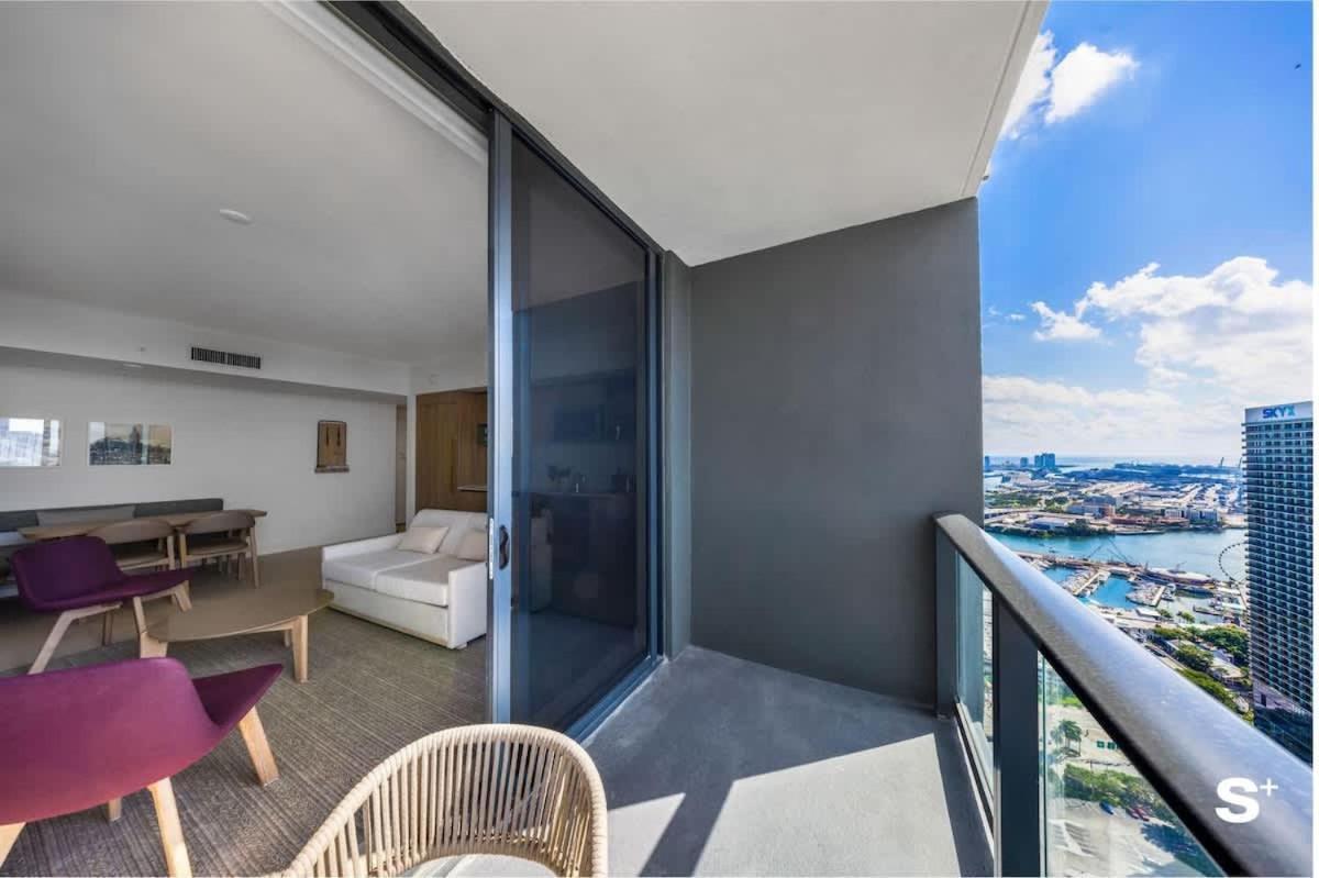Apartment Luxe Retreat Modern 2-br With Water Views *