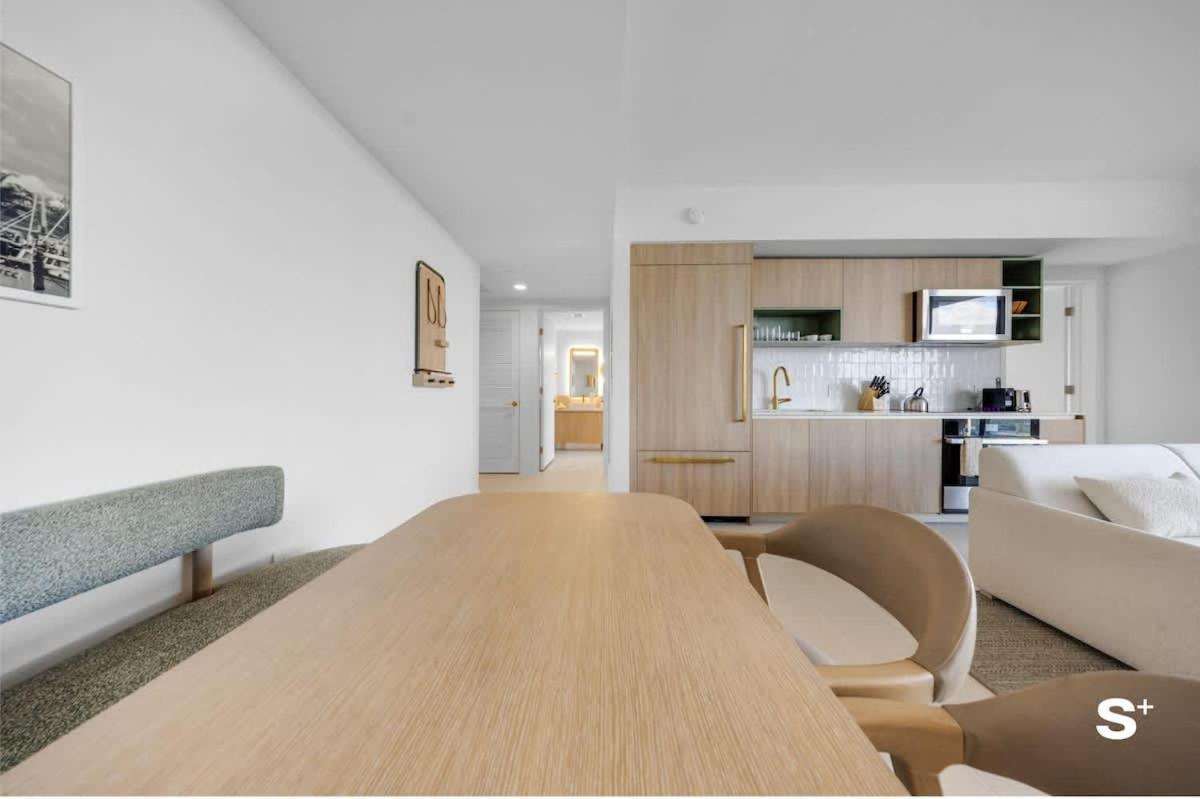Luxe Retreat Modern 2-br With Water Views Apartment Miami