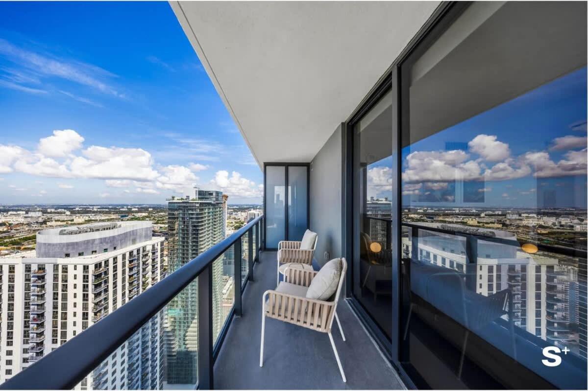 Luxe Retreat Modern 2-br With Water Views Apartment Miami