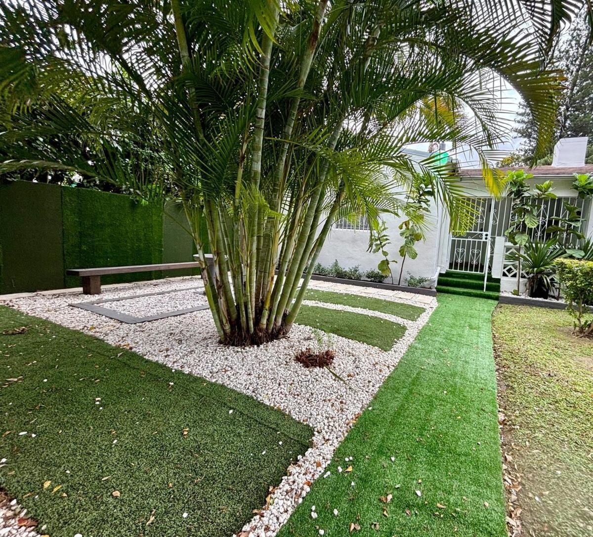 Holiday home Escape, 3br, Parking, 15 Min To Airport!