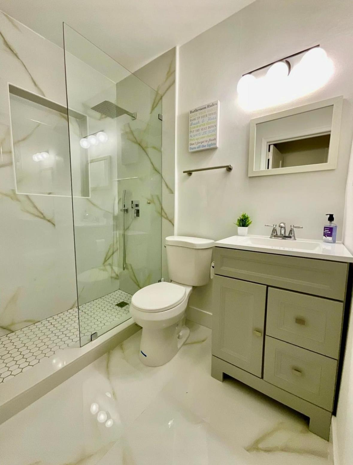 Escape, 3br, Parking, 15 Min To Airport! *