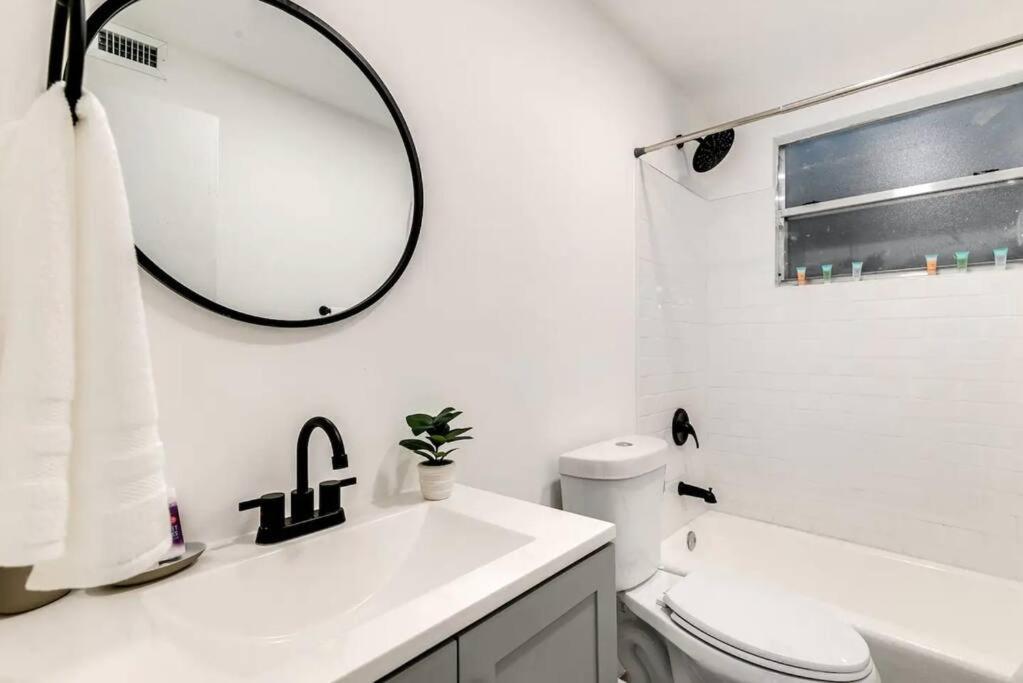 1b Next To Airport Virg 12 Apartment Miami