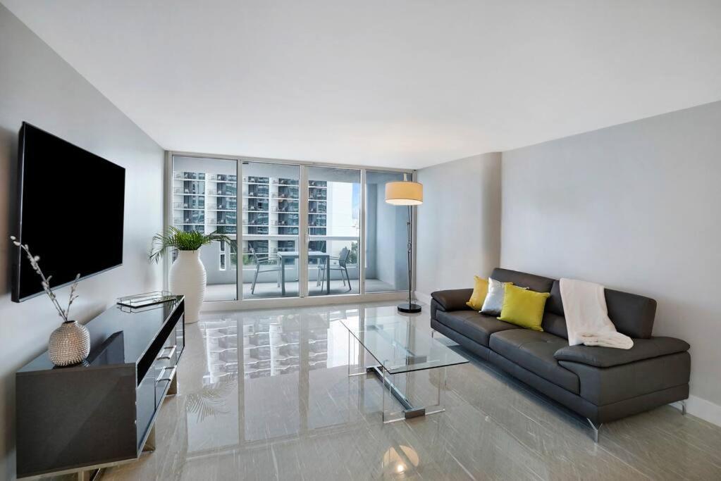 Calypso - Gorgeous Renovated Spacious Condo! *