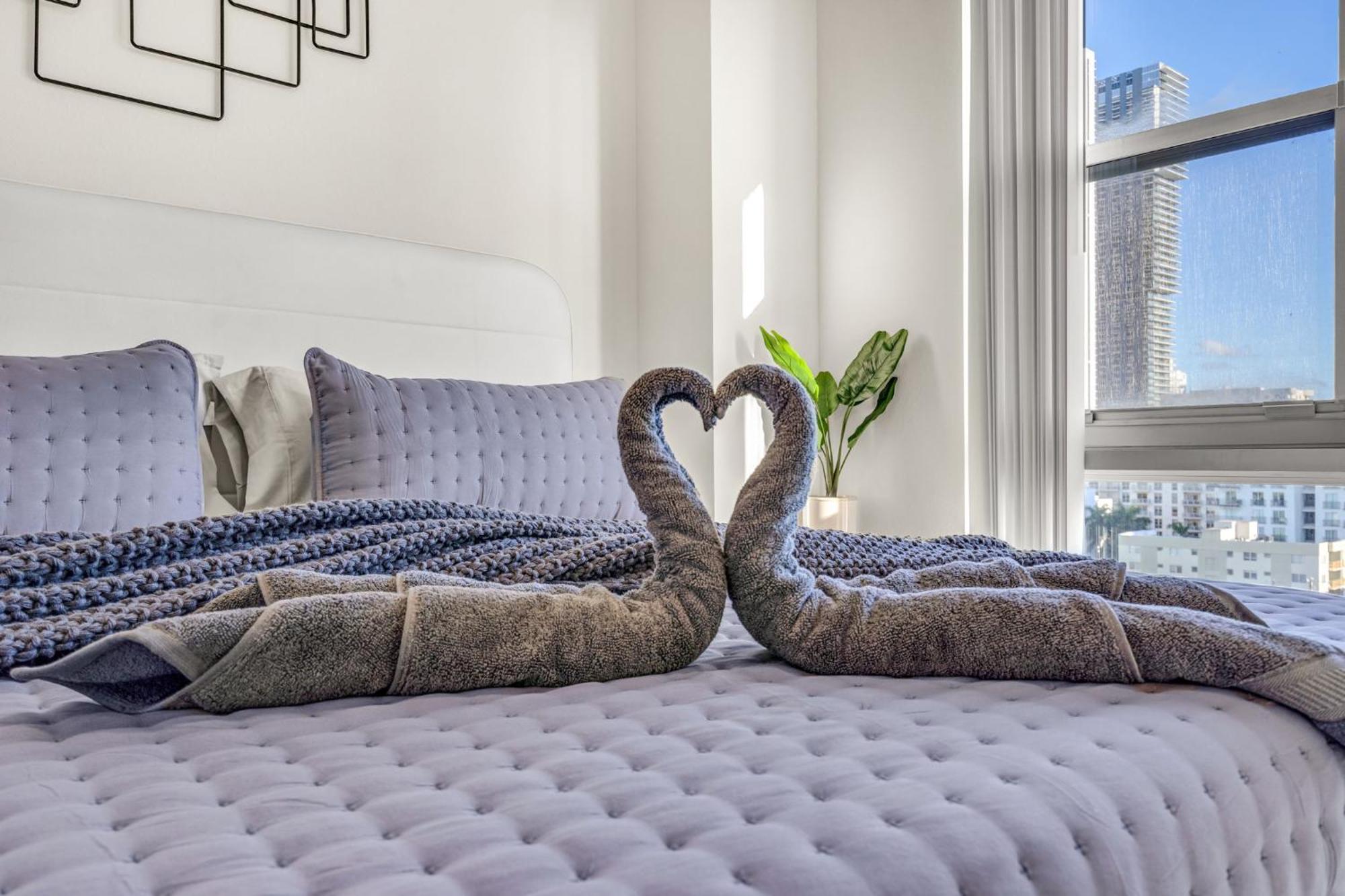 Luxury 2br With Views On Biscayne Blvd Apartment