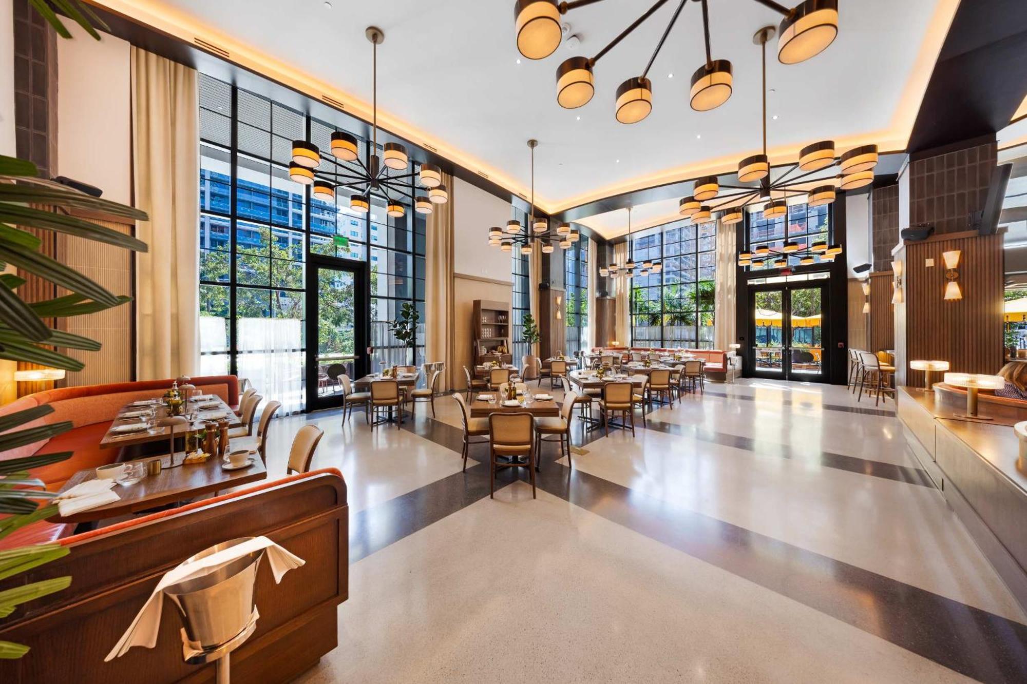 Luxe Retreat Modern 2-br With Water Views *