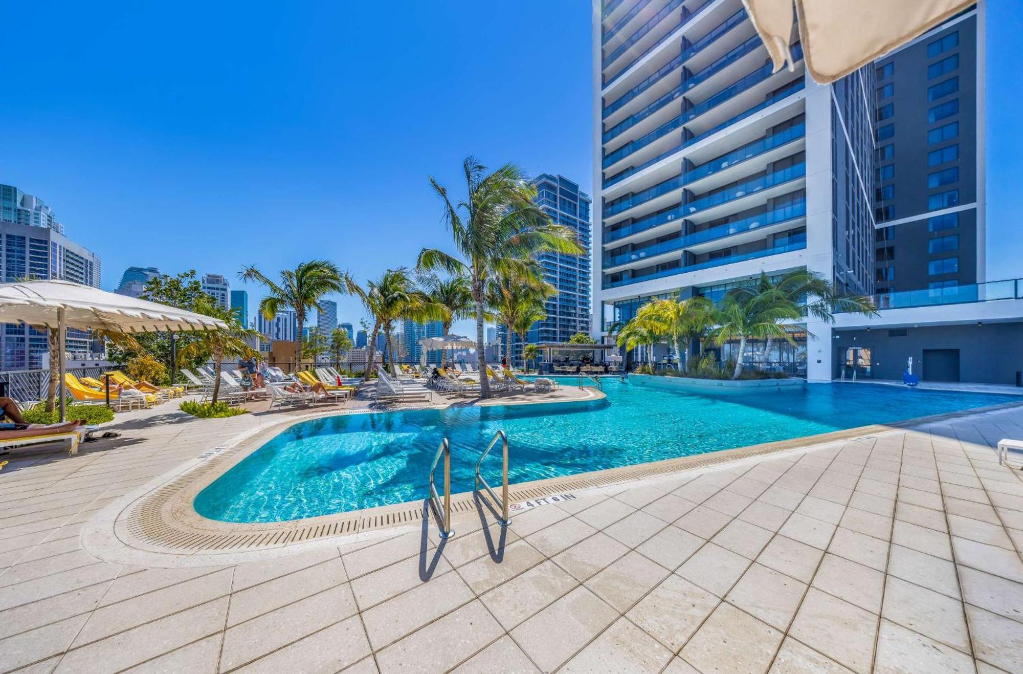 Luxe Retreat Modern 2-br With Water Views