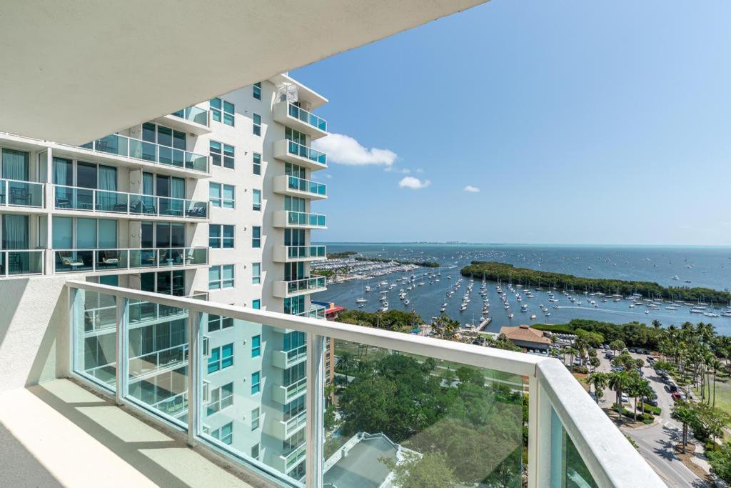Apartment 2 Bedroom Bay View Beauty In Coconut Grove- Parking For 2 Cars Included! Miami