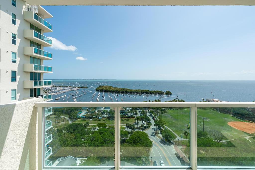 2 Bedroom Bay View Beauty In Coconut Grove- Parking For 2 Cars Included! Apartment