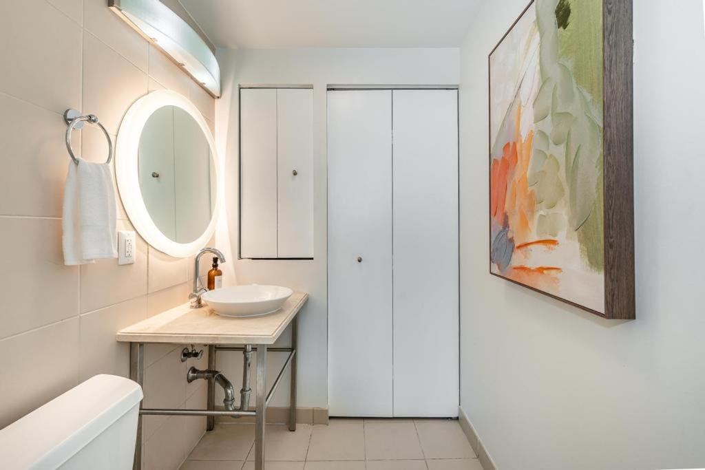 2 Bedroom Bay View Beauty In Coconut Grove- Parking For 2 Cars Included! Miami