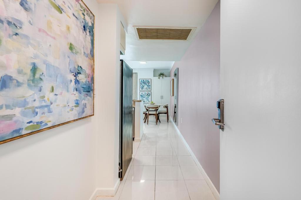 2 Bedroom Bay View Beauty In Coconut Grove- Parking For 2 Cars Included! Miami