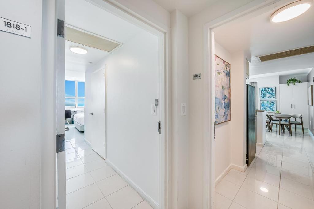 Apartment 2 Bedroom Bay View Beauty In Coconut Grove- Parking For 2 Cars Included!