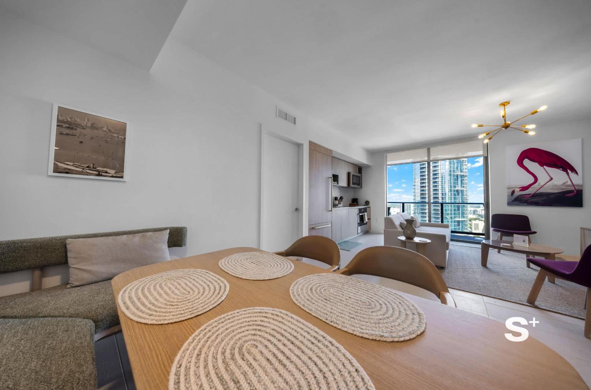 2-br Downtown Escape With Views Apartment