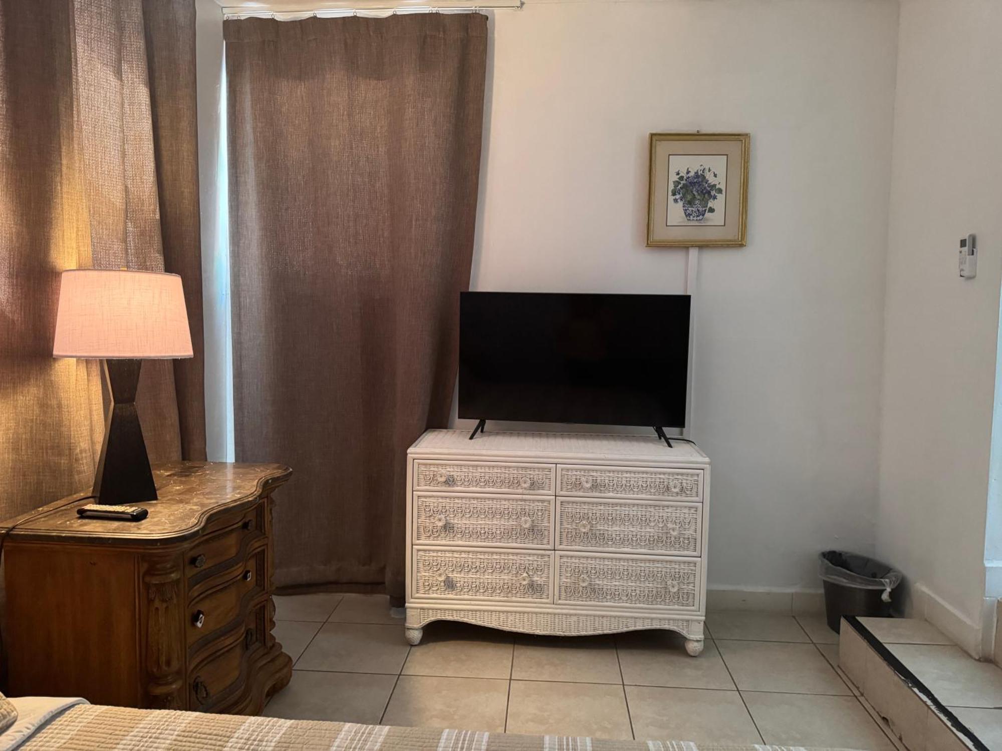 Private At Miami, Buena Vista With Parking Homestay Miami