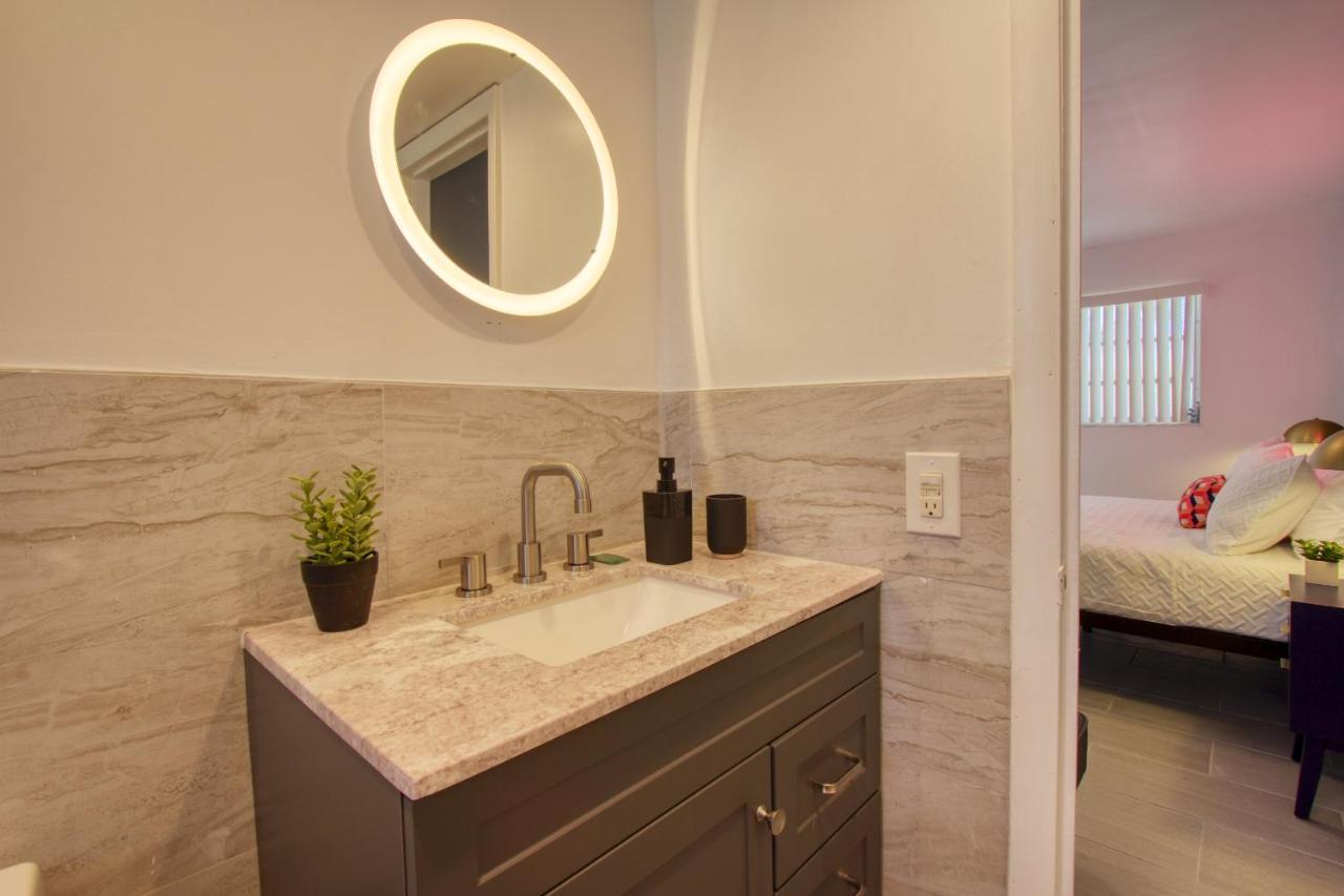 Apartment 23 Palms - Midtown Wynwood *