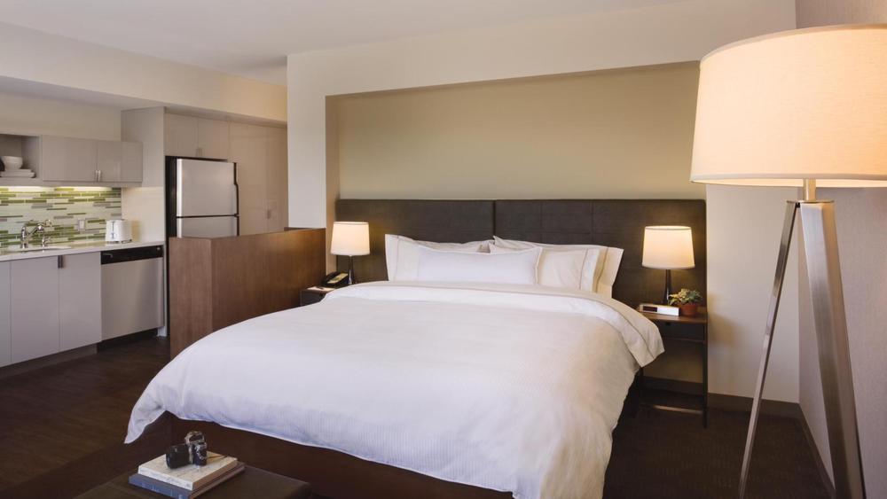 Element Miami International Airport Hotel 3*