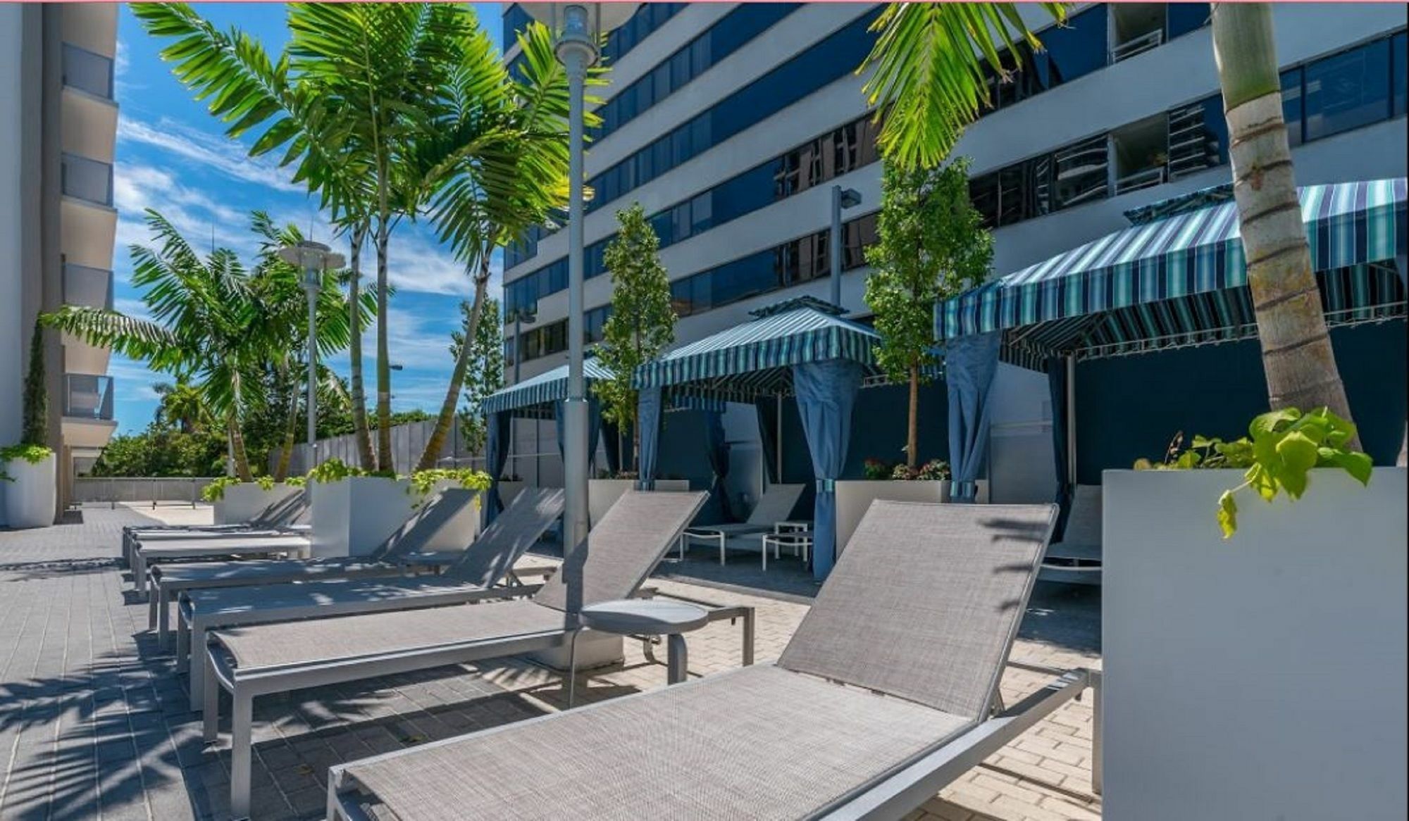 Bayshore Private Apartment